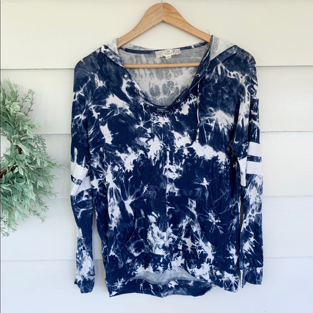 🌿 4/$20 🌿 PINK REPUBLIC: blue tie-dye shirt.